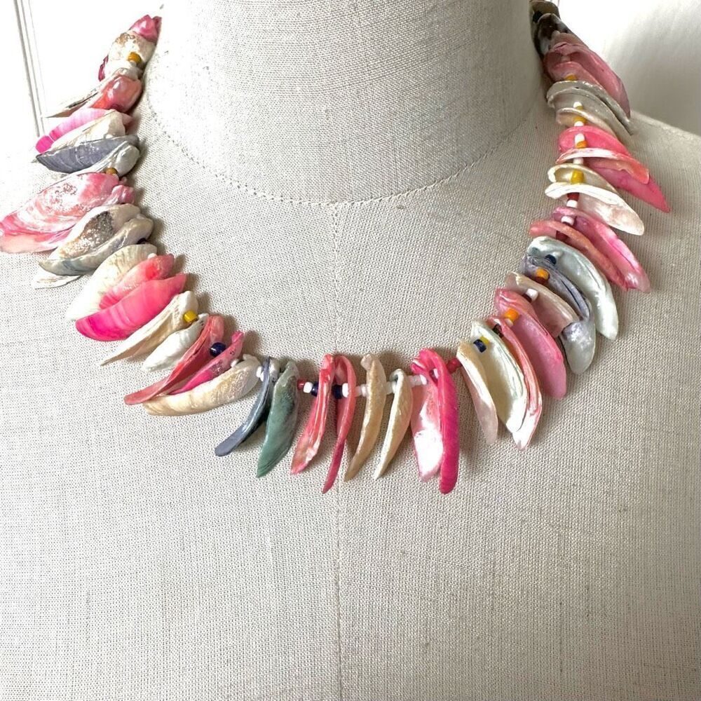 Vintage pastel shell collar necklace